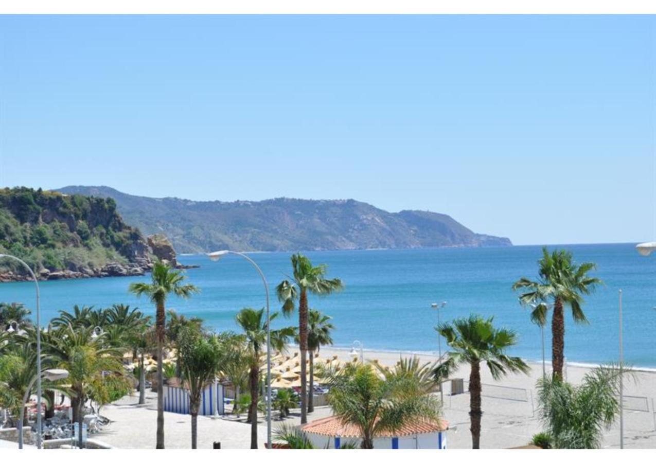 Sunny Apartment On Burriana Beach Nerja Dış mekan fotoğraf